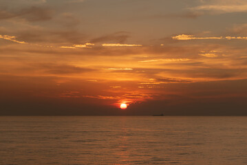 하루의 시작과 끝을 알리는 자연