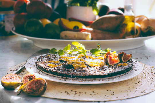 Healthy Kitchen - vegan chocolate cake and fresh figs in summer