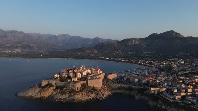 video col drone della cittadella di calvi in corsica