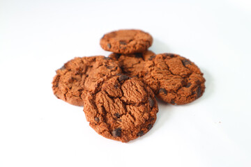 Fototapeta premium Chocolate chip cookies on white background