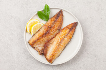 Mackerel is a saltwater fish of the mackerel family. The body is fat and plump, has greenish-black wave patterns on the back, and the belly is silver-white.