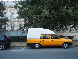 yellow car