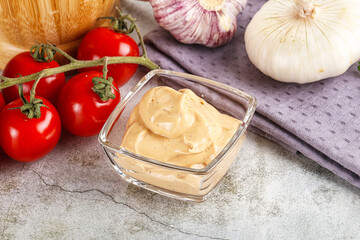 Yellow cream grill sauce for burger