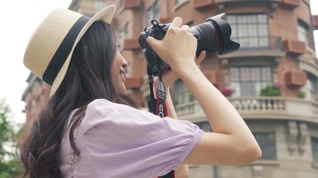 Beauty girl photographer camera dslr takes photo person portrait photographing girl joy make photography taking in traveling, humanistic artistic conception