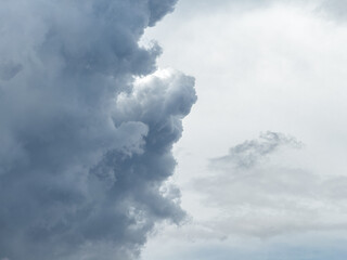 Obraz premium Thick White Clouds