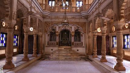 Fototapeta premium India, Madhya Pradesh, Shivpuri, Beautiful Intrior Architecture of Madhav rao Scindia Chhatri or Cenotaph, 17th Century Hindu and Mughal Architecture.