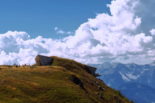 The terrace of the Messner Mountain Museum on Plan de Corones.