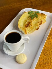 Pão com café, pão de queijo, empada, padaria
