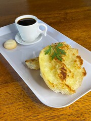Pão com café, pão de queijo, empada, padaria