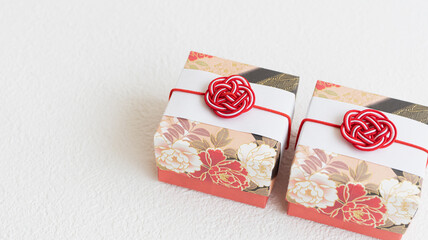 結婚式の引き出物　お歳暮　お中元　日本の贈り物　水引　白背景