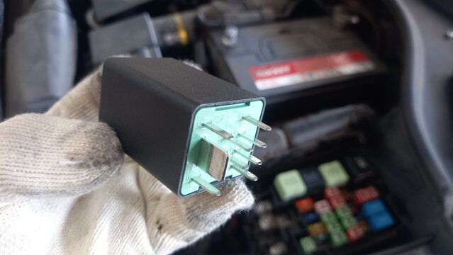 Automobile heating plug relay module