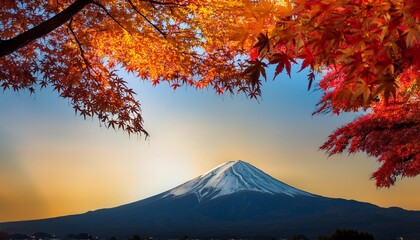 紅葉と富士山と朝日の風景