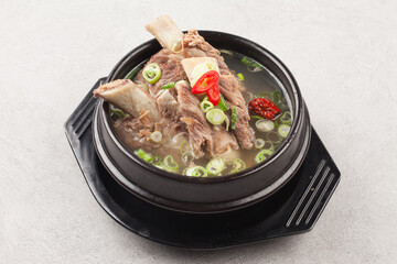 Food made by boiling beef ribs in water