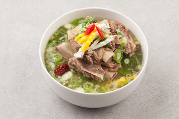 Food made by boiling beef ribs in water