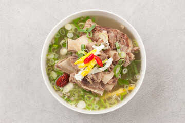 Food made by boiling beef ribs in water