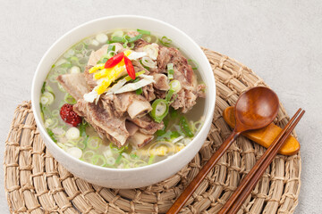 Food made by boiling beef ribs in water
