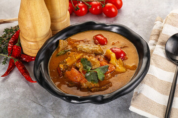 Yellow Thai curry with beef