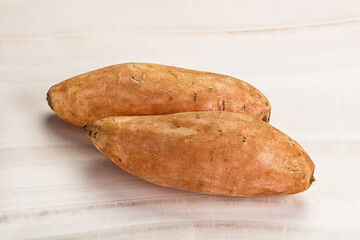 Raw batat root for baked