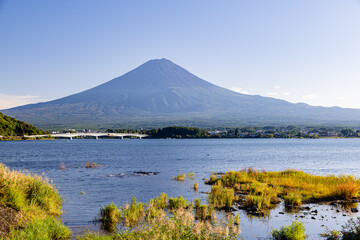 山梨県　河口湖から望む富士山
