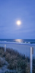 Obraz premium Myrtle Beach ocean moon