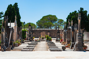 Skulpturen auf dem Friedhof