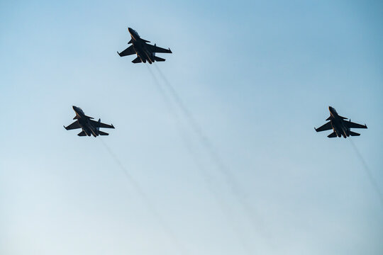 Fighter jet flyover during the Pitch Black Exercise 2024 at Mindil Beach in Darwin.
