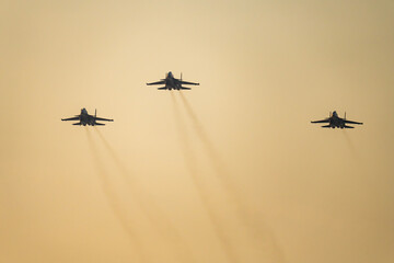Fighter jet flyover during the Pitch Black Exercise 2024 at Mindil Beach in Darwin.