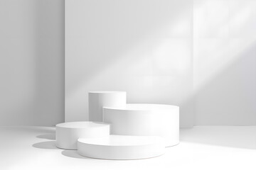 4 podiums vides rond dans un pièce blanche pour mockup