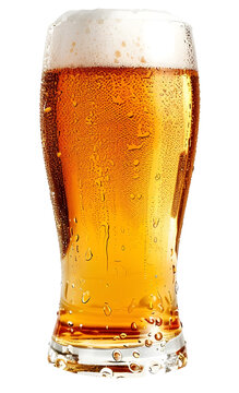 Erfrischendes Bier vor transparentem Hintergrund