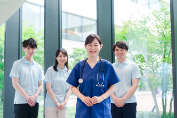 ドクターと医療スタッフ