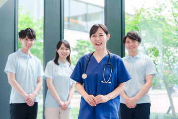 ドクターと医療スタッフ
