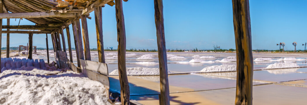 Araruama salt flat