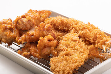 揚げ物（鶏の唐揚げ　エビフライ　ヒレカツ）