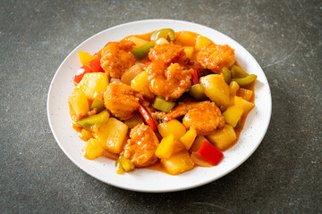 Stir-fried sweet and sour with fried shrimp