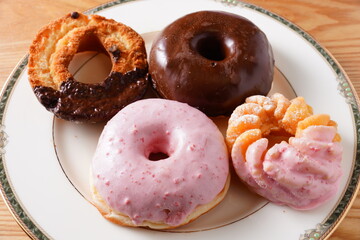 カラフルドーナツ