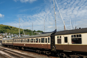 Obraz premium An old and historic railway carriage in the railway track