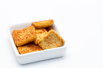 Platillo de panecillos con tomate y orégano