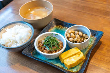 おいしそうな和風朝食