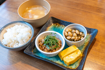 おいしそうな和風朝食