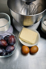 American Plum Pie. To mix all the ingredients of the plum pie you need a good mixer with a whisk attachment