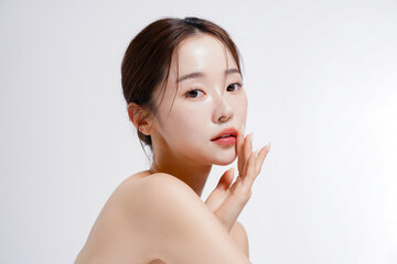 美しい若い女性の美容ポートレート