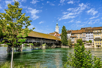 Olten, Stadt, Stadtturm, Aare, Fluss, Alte Brücke, Holzbrücke, Altstadt, Aareufer, historische Häuser, Sommer, Sommersonne, Sommertag, Solothurn, Schweiz