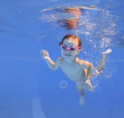 Underwater Baby swimming