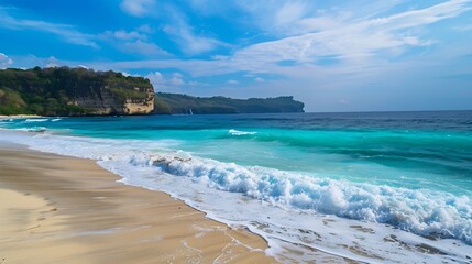 Obraz premium Scenery of sunny day with sand beach turquoise ocean blue sky waves and mountains View of Diamond beach Nusa Penida Bali island Indonesia Wallpaper background Natural scenery : Generative AI