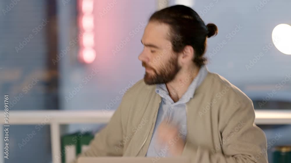 Poster angry young businessman feeling stress and the pressure of deadlines while working late on his lapto