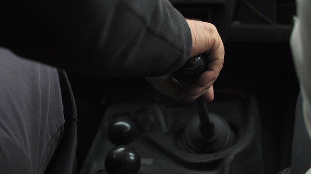 Driver shifting speed on manual transmission