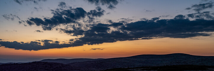 Fototapeta premium Sunset on the mountain peaks of Javalambre (Teruel, Spain)