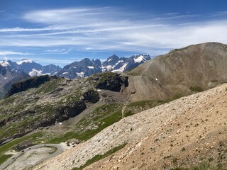 Tout en haut du col du galibier dans les alpes en france