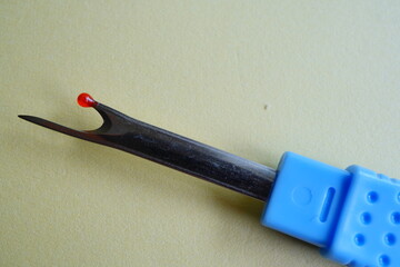 小学5年生の子供の家庭科で使う裁縫セットの中のリッパー。