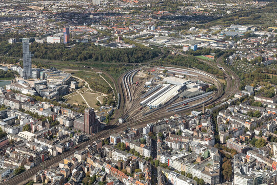 Gleidreieck am K&ouml;lner Mediapark.